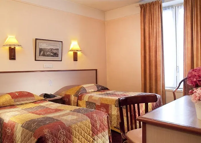 ホテル　モンパンシエ 2*