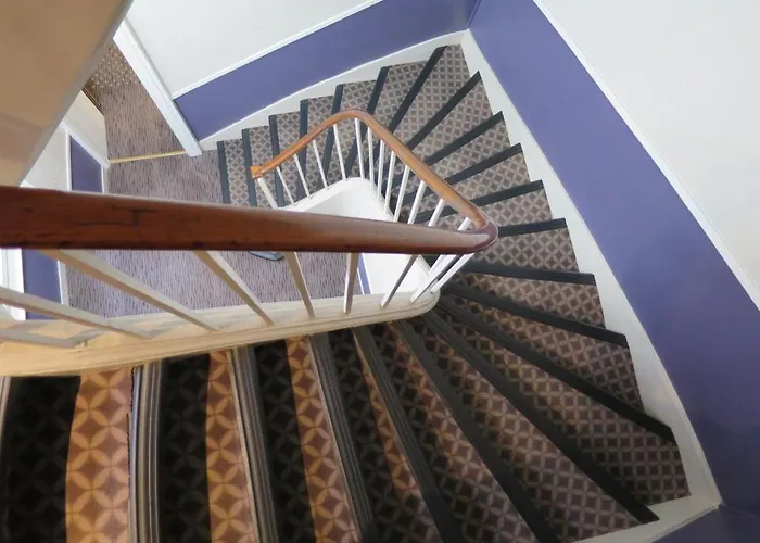 ホテル　モンパンシエ 2* パリ