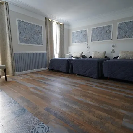 مونتبينسير 2* باريس