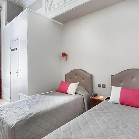 Hotel Montpensier 2*
