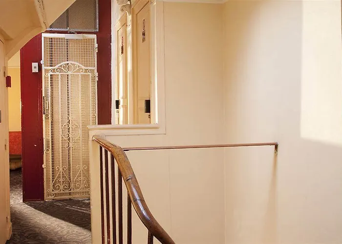 Montpensier 2* Paris