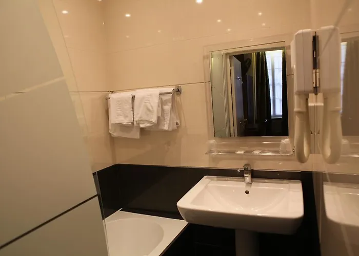 Montpensier 2* Paris