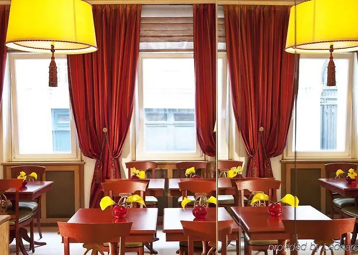 Montpensier 2* Paris